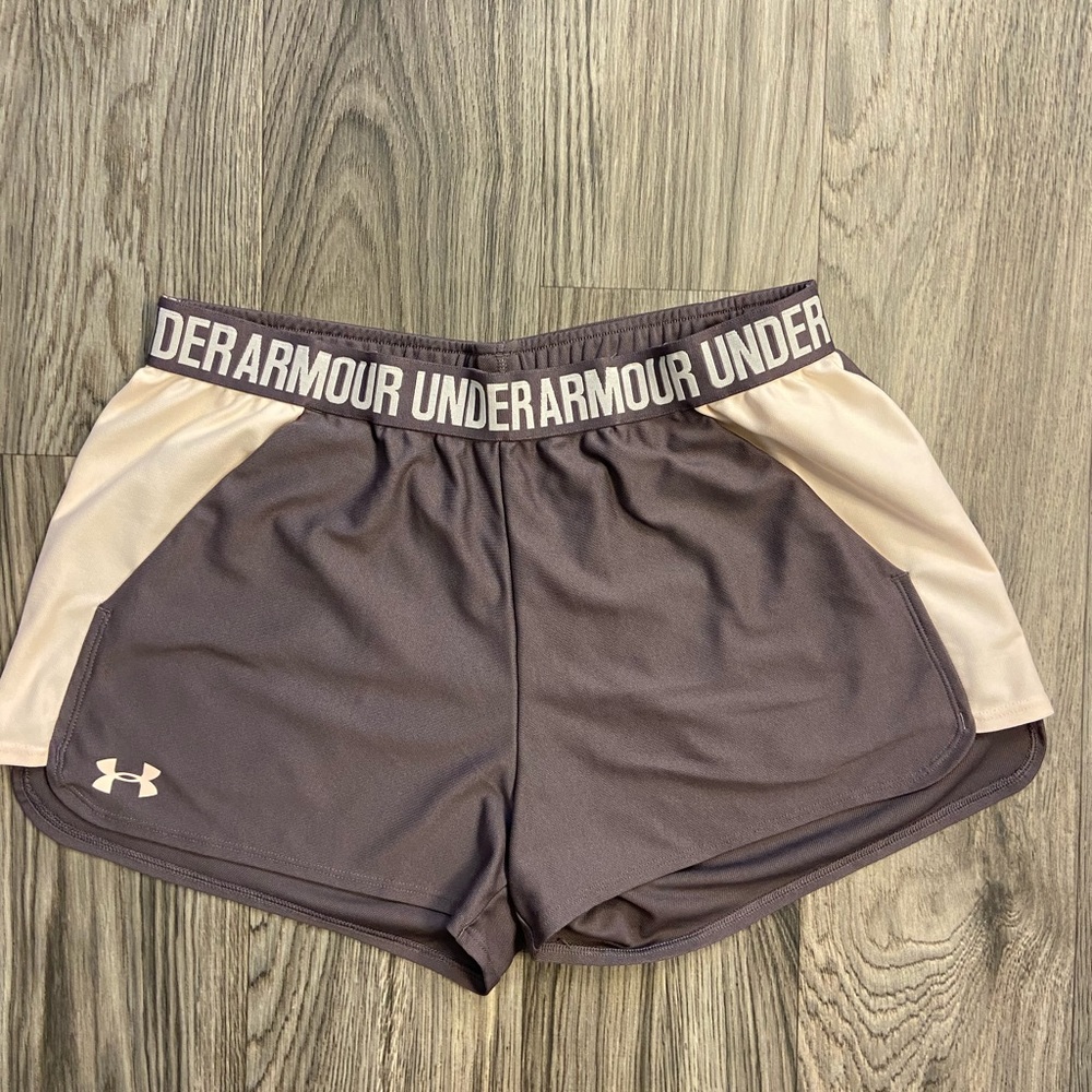 Women’s Under Armour shorts size Large